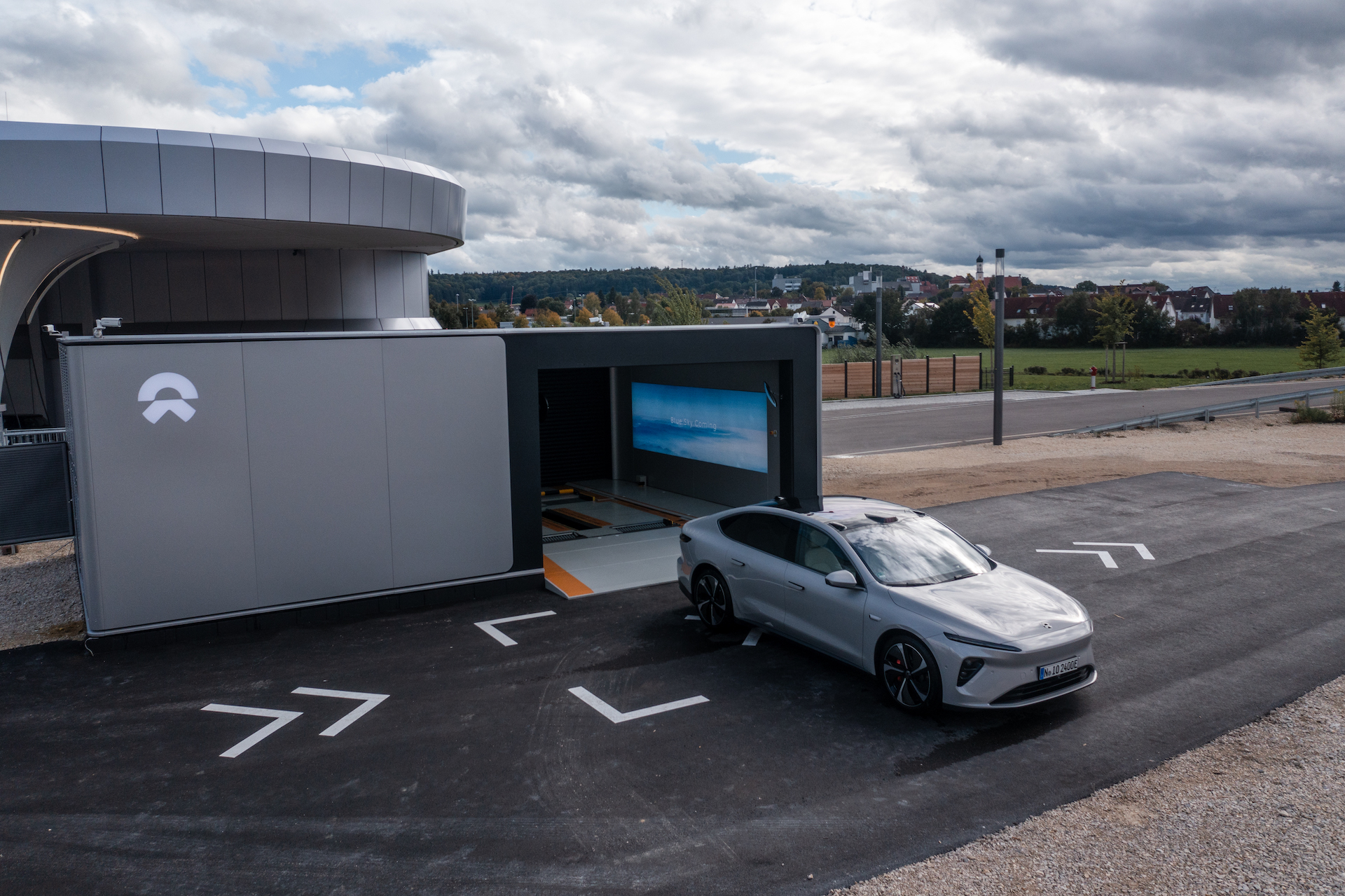 Nio battery swap station in Germany